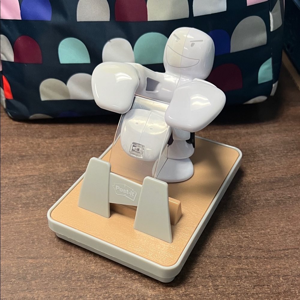 Post-it Karate Kick Dispenser in White and Tan